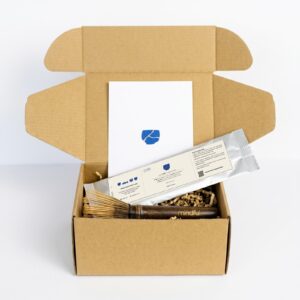 kōfū 30g bag with its label, bamboo whisk and A6 recipe card in the open kōfū box